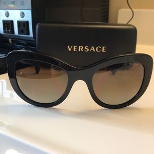 BRAND NEW Versace Women's Sunglasses VE4325